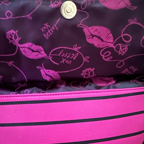 Betsey Johnson purse with matching wristlet - Picture 7 of 15